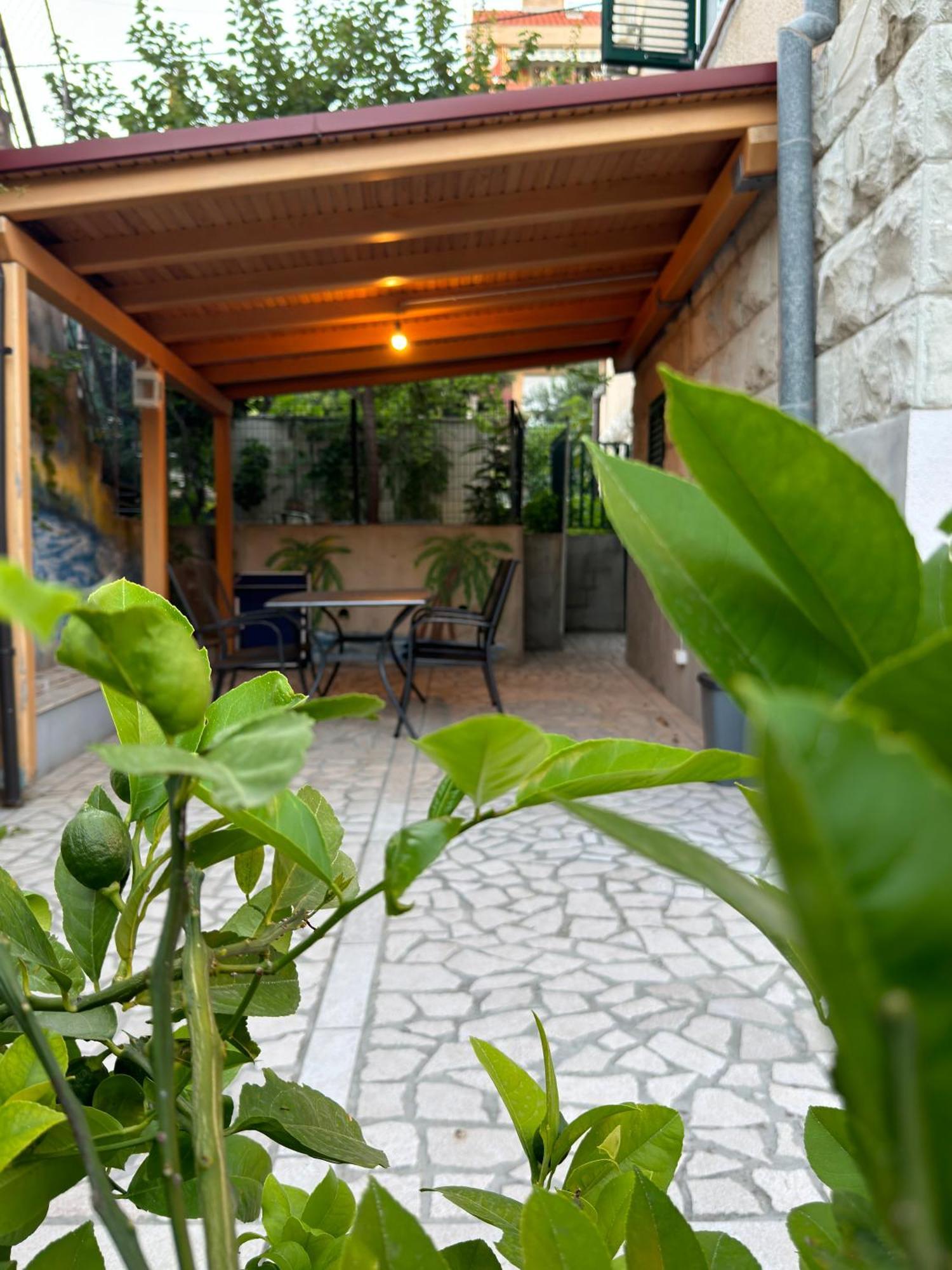 Valentinas Garden Apartment สปลิท ภายนอก รูปภาพ
