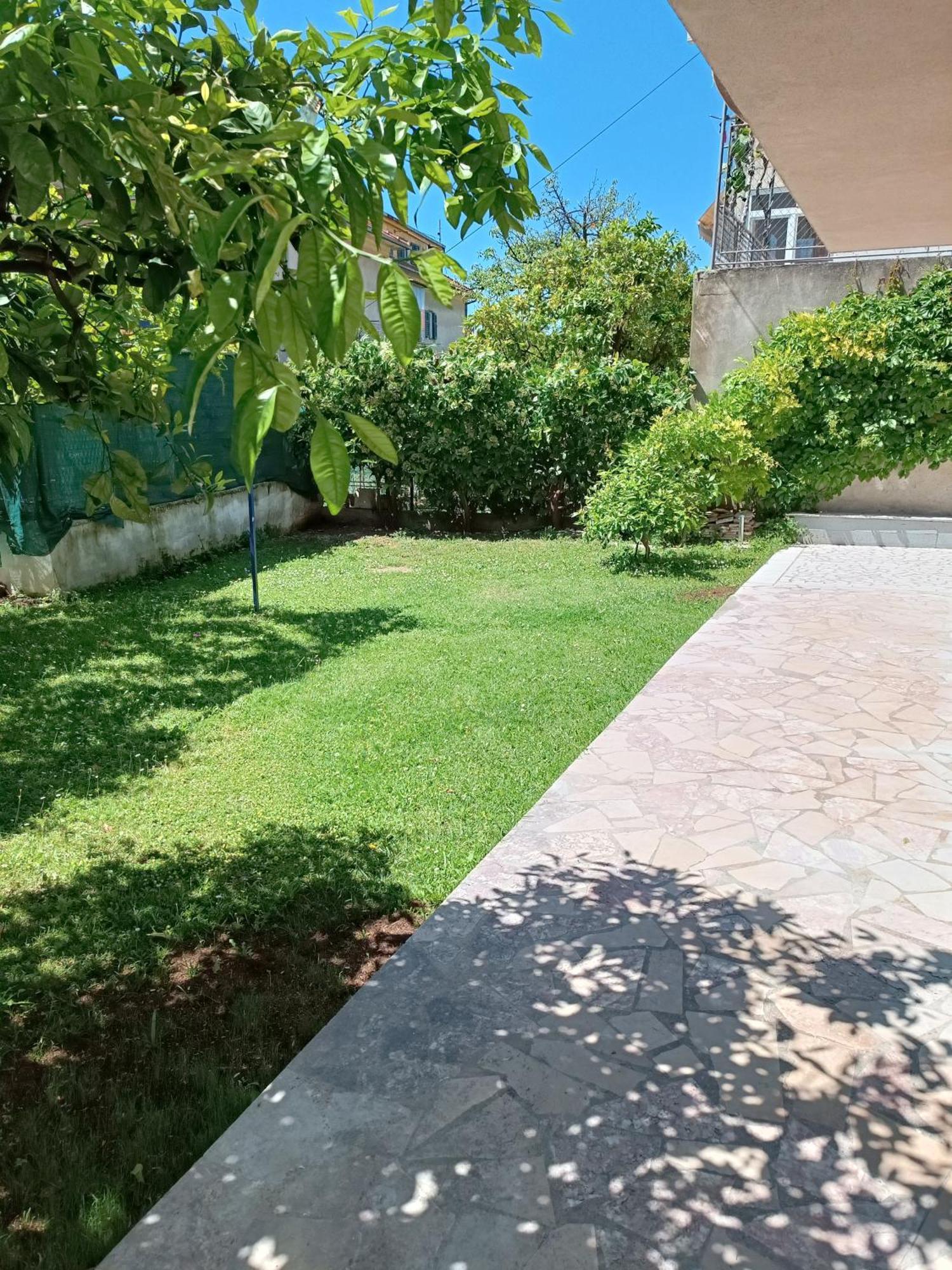 Valentinas Garden Apartment สปลิท ภายนอก รูปภาพ