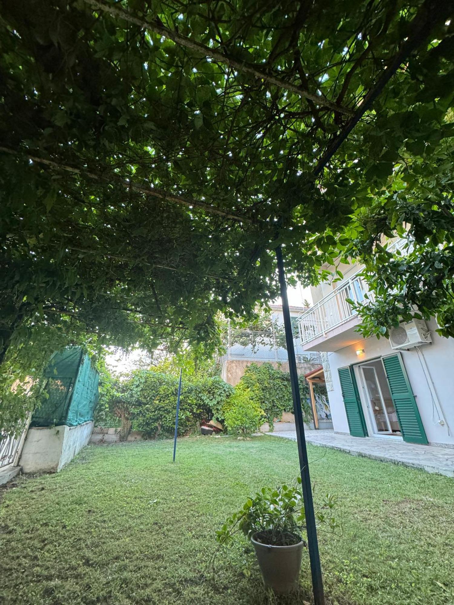 Valentinas Garden Apartment สปลิท ภายนอก รูปภาพ