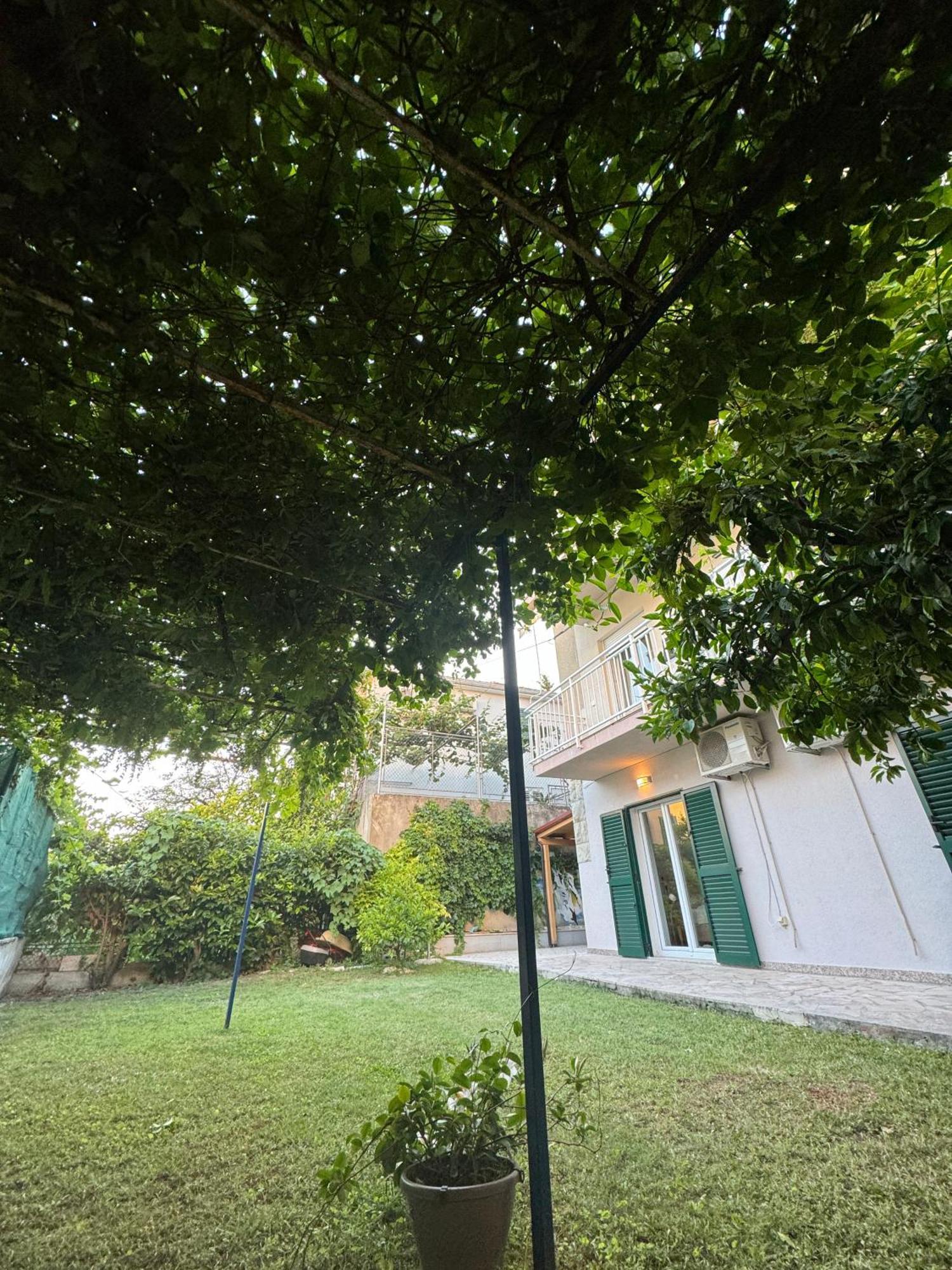 Valentinas Garden Apartment สปลิท ภายนอก รูปภาพ