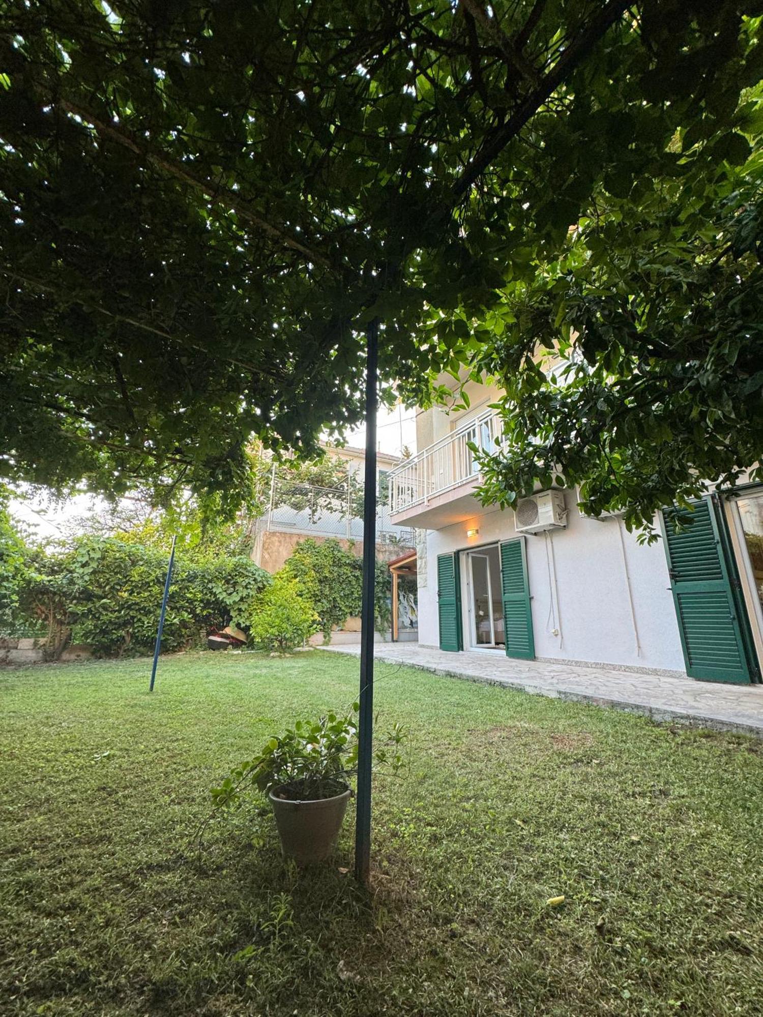 Valentinas Garden Apartment สปลิท ภายนอก รูปภาพ